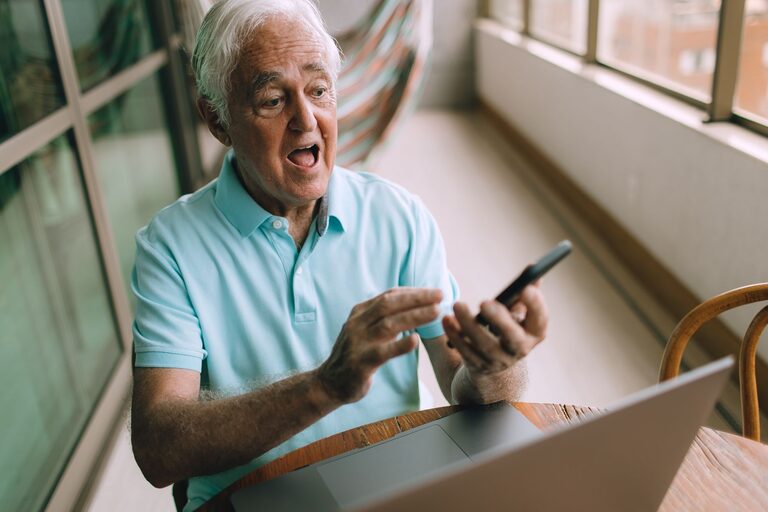 Simple Smartphone Settings That Make Daily Life Easier After 50